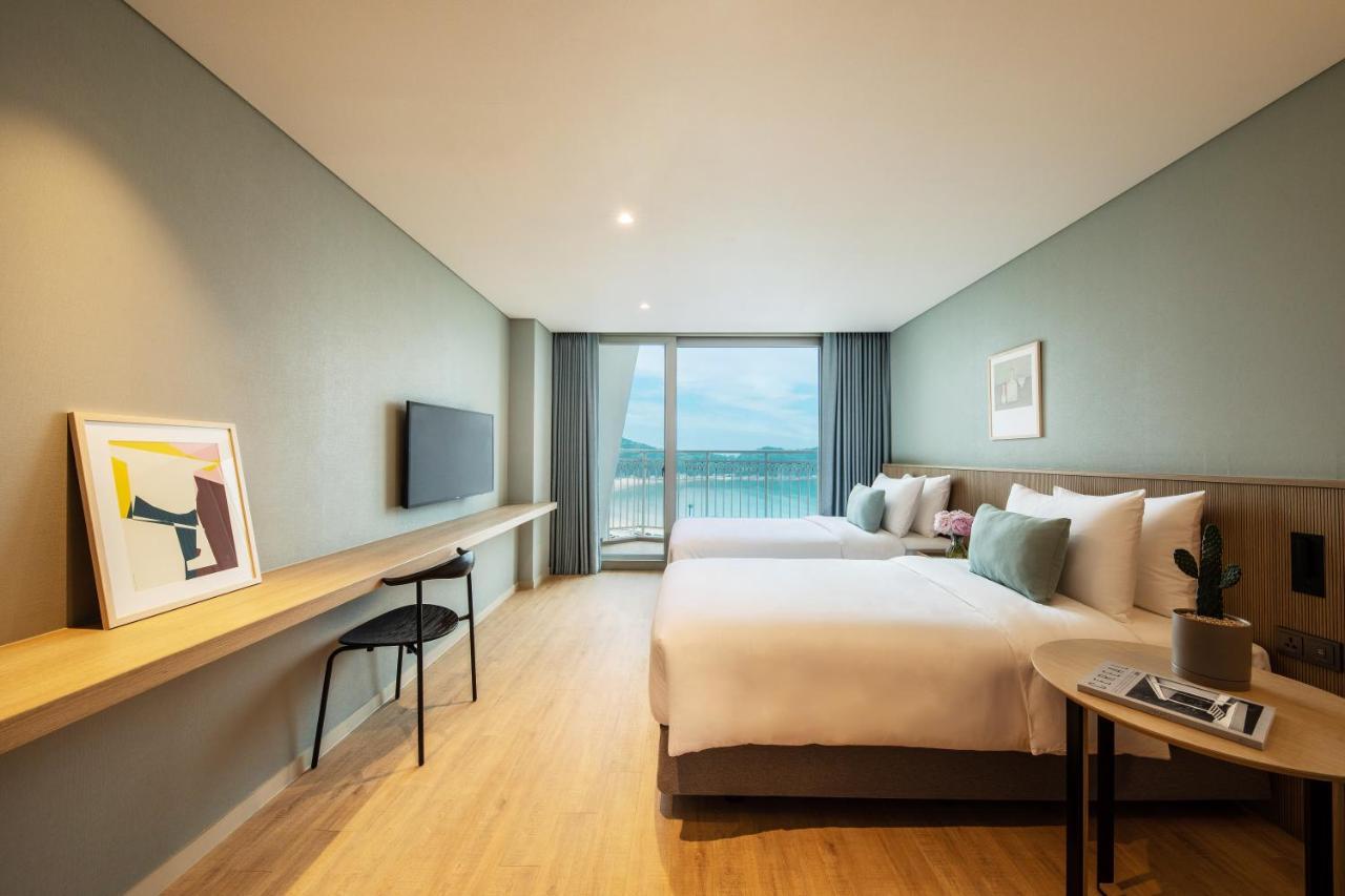 The Week & Resort
